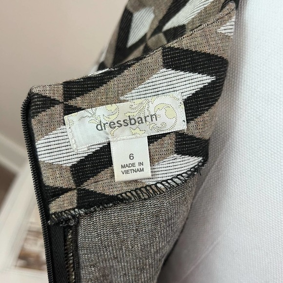 Dress Barn Geometric Pattern Fitted Stretch Knit Dress. Sz. 6. Item #345 - Picture 6 of 8
